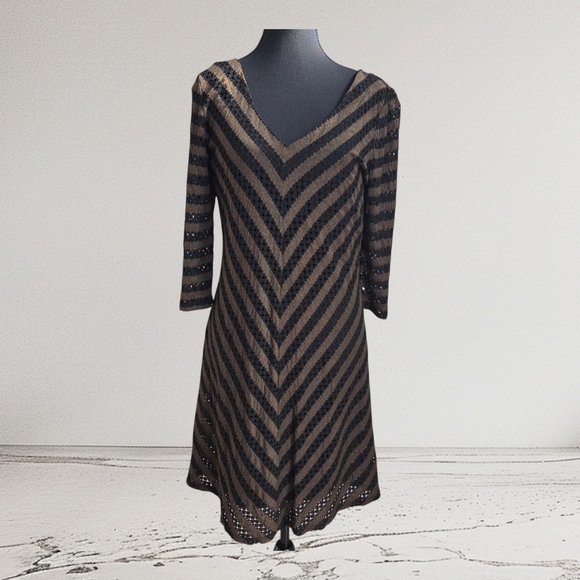 Miraclesuit Dresses & Skirts - Miracle Body By MiracleSuit Black and Gold Sheath Dress V-Neck 3/4 Sleeve Size L